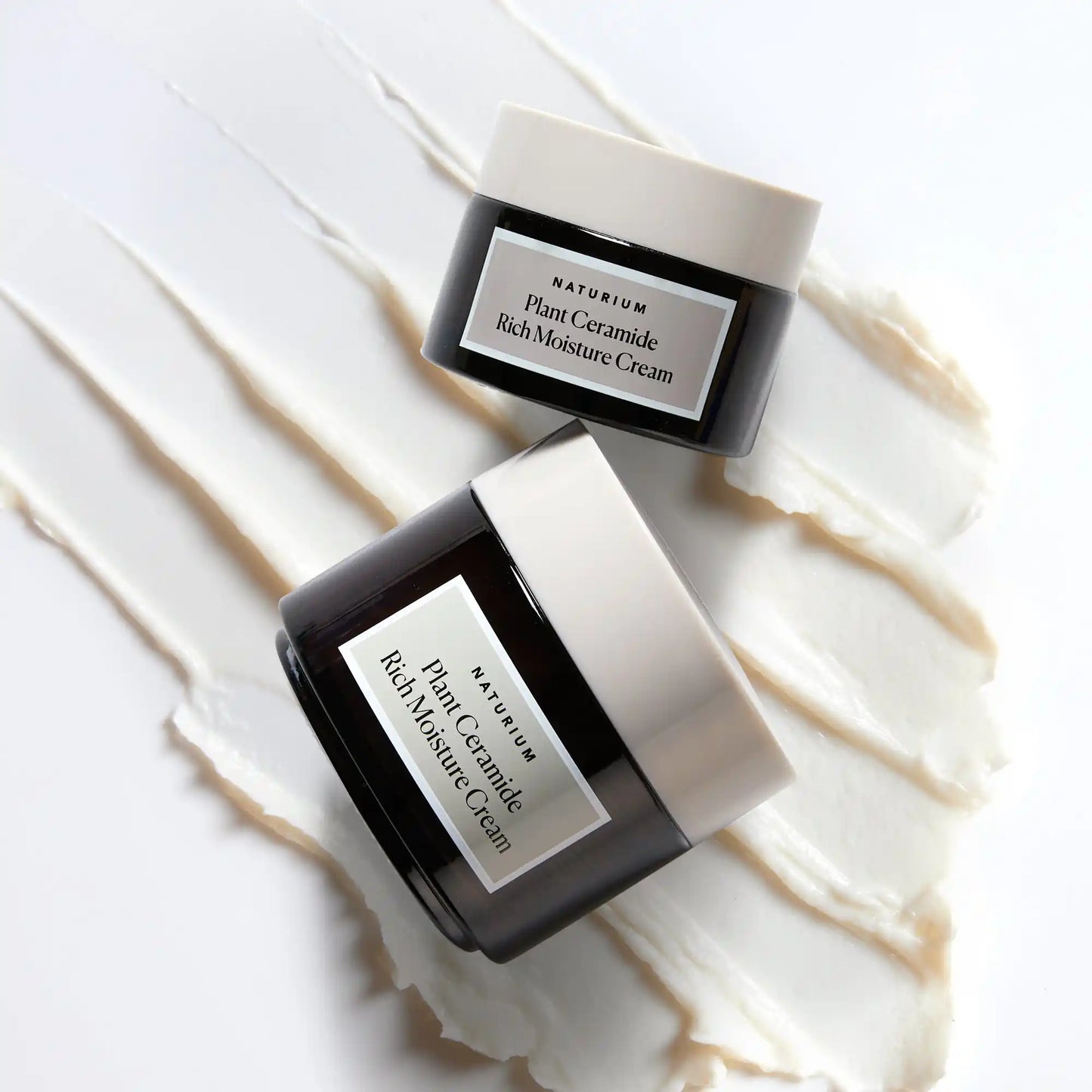 plant-ceramide-rich-moisture-cream-jumbo-f7 11_18_2021_Naturium0575-crop.webp