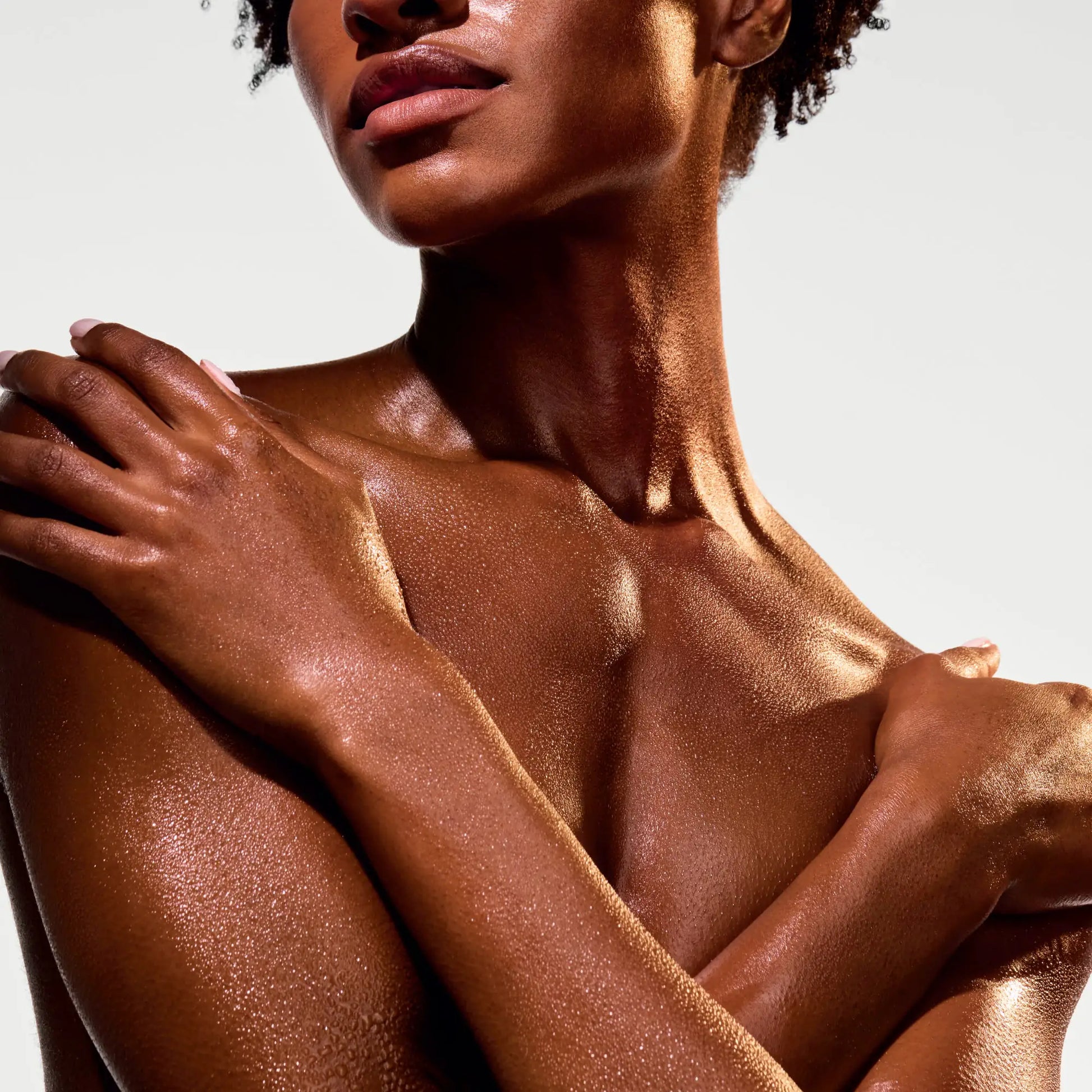 the-glow-getter-multi-oil-body-scrub-f0 NATR-40028-Alt-Image-The_Glow_Getter_Multi-Oil_Body_Scrub-06_1.webp